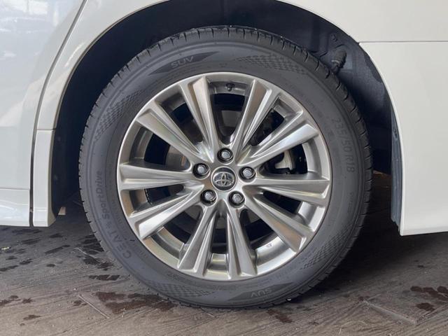 �y�����P�W�C���`�A���~�z�C�[���z�O�ςɃ}�b�`���������A���~�z�C�[���𑕒����Ă���܂��B�e��ЊO�A���~�z�C�[����A�X�^�b�h���X�^�C�����戵�����Ă���܂��B���񂲑��k����������