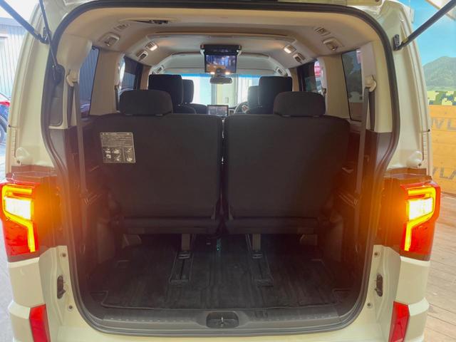 ���i�̂���������ʋ΁A���}���ɏ\���ȉ׎��X�y�[�X���m�ۂ��Ă���܂��B�Z�J���h�V�[�g��|���ƁA�傫�ȉו��̐ύڂ��\�ł���