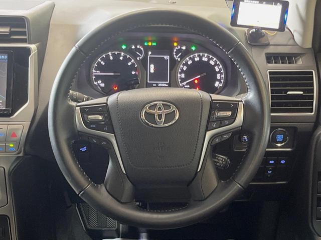 �y�����v�����X�e�A�����O�z�㎿�Ȋv���g�p���邱�ƂŁA��ɂ����������݂ƂĂ��^�]���₷���n���h���ł���