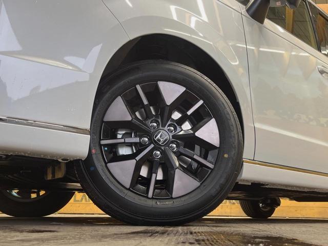 �y�����P�U�C���`�A���~�z�C�[���z�O�ςɃ}�b�`���������A���~�z�C�[���𑕒����Ă���܂��B�e��ЊO�A���~�z�C�[����A�X�^�b�h���X�^�C�����戵�����Ă���܂��B���񂲑��k����������