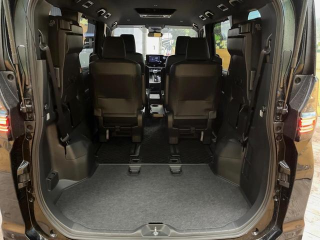 ヴォクシー ハイブリッドＳ－Ｇ　８インチディスプレイオーディオ　バックカメラ　セーフティセンス　レーダークルーズ　両側パワスラ　フリップダウン　ＬＥＤヘッド　革巻きステアリング　純正１６インチアルミ　オートエアコン　ＥＴＣビルトイン（10枚目）