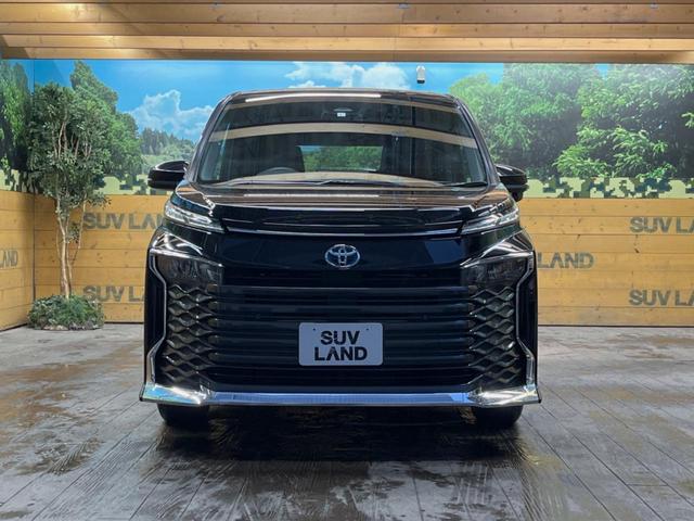 ヴォクシー ハイブリッドＳ－Ｇ　８インチディスプレイオーディオ　バックカメラ　セーフティセンス　レーダークルーズ　両側パワスラ　フリップダウン　ＬＥＤヘッド　革巻きステアリング　純正１６インチアルミ　オートエアコン　ＥＴＣビルトイン（14枚目）