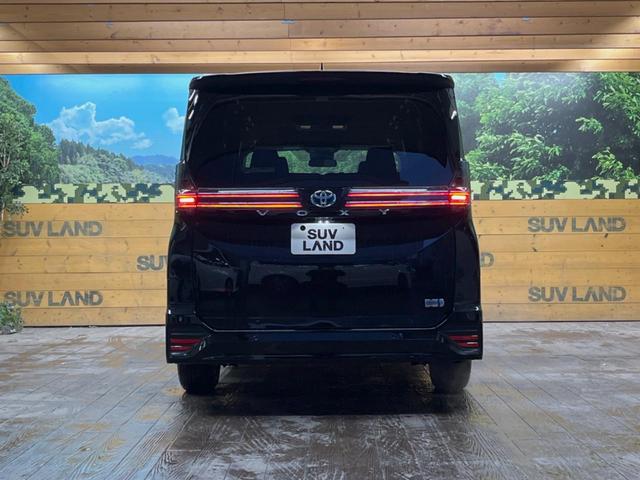 ヴォクシー ハイブリッドＳ－Ｇ　８インチディスプレイオーディオ　バックカメラ　セーフティセンス　レーダークルーズ　両側パワスラ　フリップダウン　ＬＥＤヘッド　革巻きステアリング　純正１６インチアルミ　オートエアコン　ＥＴＣビルトイン（15枚目）