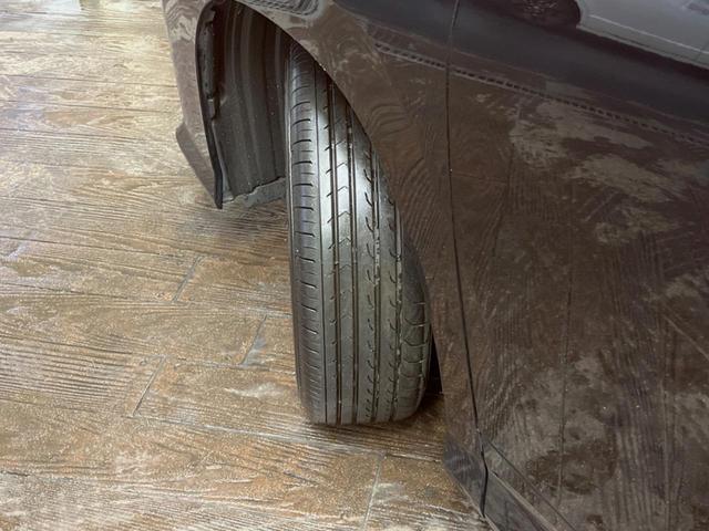 ヴォクシー ハイブリッドＳ－Ｇ　８インチディスプレイオーディオ　バックカメラ　セーフティセンス　レーダークルーズ　両側パワスラ　フリップダウン　ＬＥＤヘッド　革巻きステアリング　純正１６インチアルミ　オートエアコン　ＥＴＣビルトイン（24枚目）