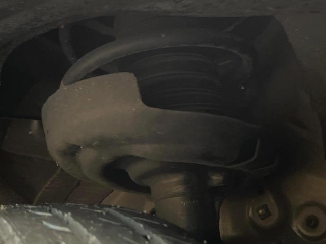 ヴォクシー ハイブリッドＳ－Ｇ　８インチディスプレイオーディオ　バックカメラ　セーフティセンス　レーダークルーズ　両側パワスラ　フリップダウン　ＬＥＤヘッド　革巻きステアリング　純正１６インチアルミ　オートエアコン　ＥＴＣビルトイン（30枚目）