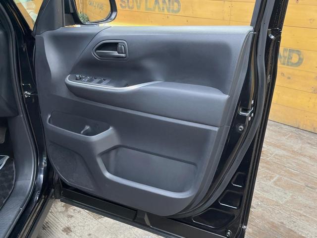 ヴォクシー ハイブリッドＳ－Ｇ　８インチディスプレイオーディオ　バックカメラ　セーフティセンス　レーダークルーズ　両側パワスラ　フリップダウン　ＬＥＤヘッド　革巻きステアリング　純正１６インチアルミ　オートエアコン　ＥＴＣビルトイン（35枚目）