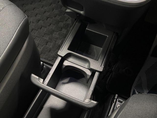 ヴォクシー ハイブリッドＳ－Ｇ　８インチディスプレイオーディオ　バックカメラ　セーフティセンス　レーダークルーズ　両側パワスラ　フリップダウン　ＬＥＤヘッド　革巻きステアリング　純正１６インチアルミ　オートエアコン　ＥＴＣビルトイン（46枚目）