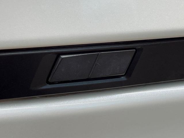 ノア ハイブリッドＳ－Ｚ　純正１０．５型ナビ　フリップダウンモニター　全周囲カメラ　１００Ｖ電源　衝突被害軽減システム　レーダークルーズ　禁煙車　電動リアゲート　コーナーセンサー　ＬＥＤヘッド　ＥＴＣ２．０（41枚目）