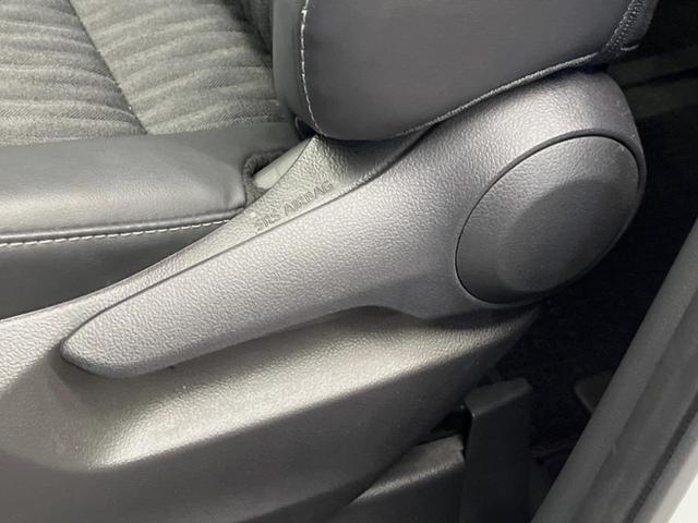 ノア ハイブリッドＳ－Ｚ　純正１０．５型ナビ　フリップダウンモニター　全周囲カメラ　１００Ｖ電源　衝突被害軽減システム　レーダークルーズ　禁煙車　電動リアゲート　コーナーセンサー　ＬＥＤヘッド　ＥＴＣ２．０（48枚目）