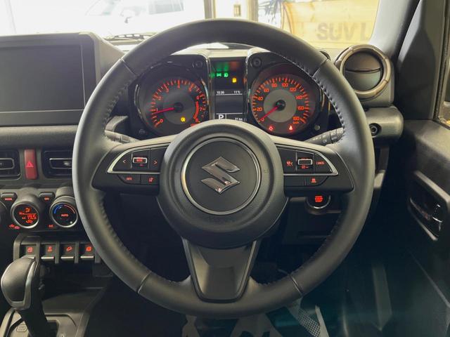 ジムニーノマド ＦＣ　登録済未使用車　４ＷＤ　４ＡＴ　スズキセーフティーサポート　シートヒーター　純正革巻きステアリング　１５インチ純正アルミ　ＬＥＤヘッド　ヘッドライトウォッシャー　衝突軽減装備　車線逸脱警告装備（9枚目）