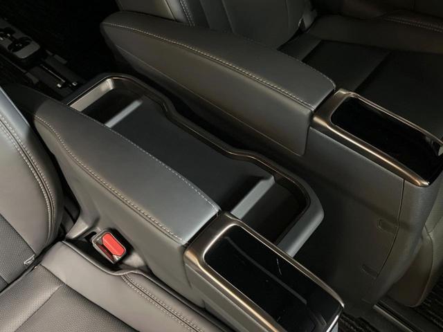 アルファードハイブリッド Ｚ　モデリスタエアロ　左右独立ムーンルーフ　１４インチディスプレイオーディオ　全周囲カメラ　セーフティセンス　レーダークルーズ　フリップダウン　合皮シート　両側パワスラ　パワーバックドア　１８インチアルミ（47枚目）