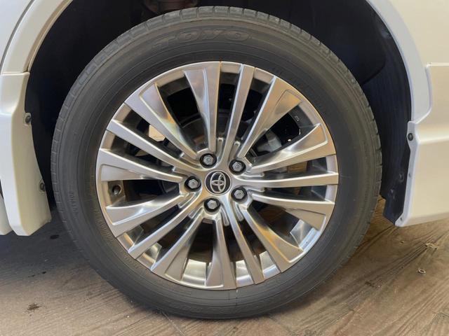 ハリアーハイブリッド Ｚ　１２．３インチディスプレイオーディオ　ＪＢＬサウンド　全周囲カメラ　ハンズフリーパワーバックドア　パワーシート　ブラインドスポットモニター　純正１９インチアルミ　デジタルインナーミラー　ＥＴＣ（13枚目）