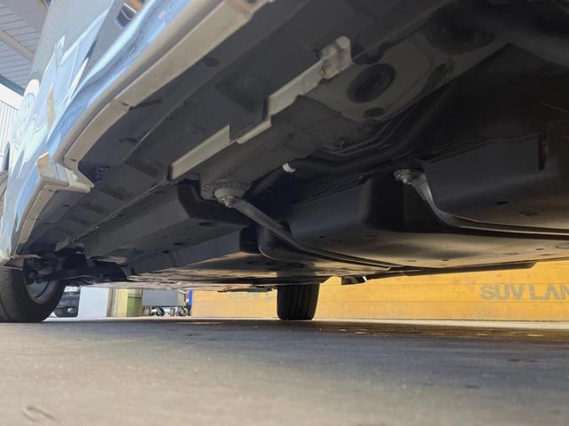 ハリアーハイブリッド Ｚ　１２．３インチディスプレイオーディオ　ＪＢＬサウンド　全周囲カメラ　ハンズフリーパワーバックドア　パワーシート　ブラインドスポットモニター　純正１９インチアルミ　デジタルインナーミラー　ＥＴＣ（20枚目）