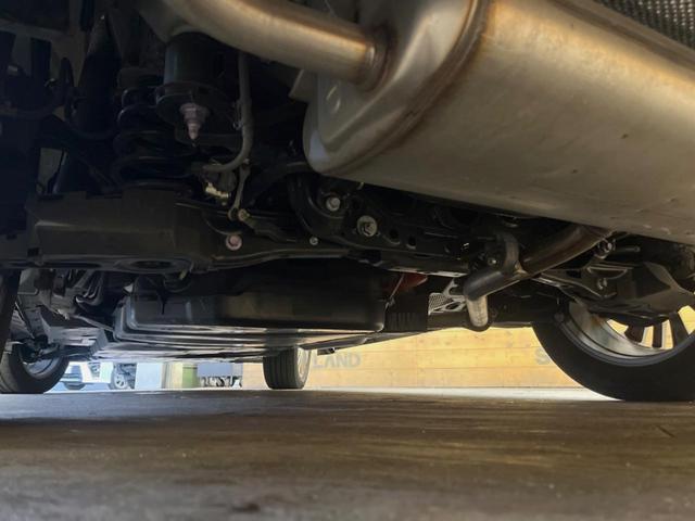 ハリアーハイブリッド Ｚ　１２．３インチディスプレイオーディオ　ＪＢＬサウンド　全周囲カメラ　ハンズフリーパワーバックドア　パワーシート　ブラインドスポットモニター　純正１９インチアルミ　デジタルインナーミラー　ＥＴＣ（21枚目）