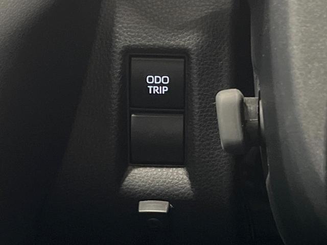 ハリアーハイブリッド Ｚ　１２．３インチディスプレイオーディオ　ＪＢＬサウンド　全周囲カメラ　ハンズフリーパワーバックドア　パワーシート　ブラインドスポットモニター　純正１９インチアルミ　デジタルインナーミラー　ＥＴＣ（42枚目）