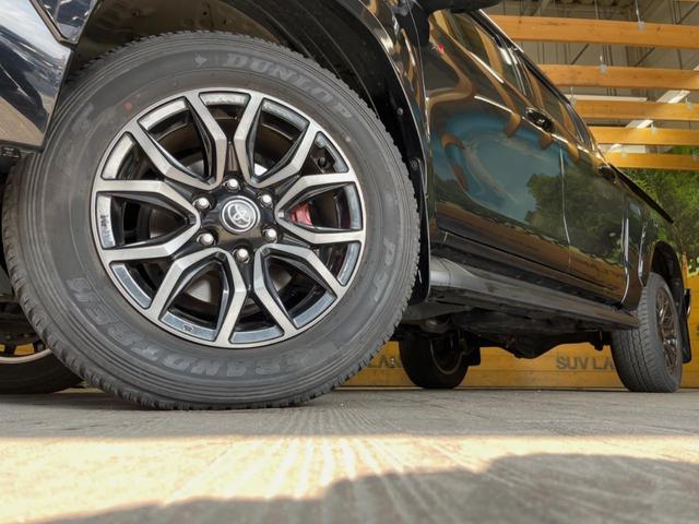 �y�����P�W�C���`�A���~�z�C�[���z�O�ςɃ}�b�`���������A���~�z�C�[���𑕒����Ă���܂��B�e��ЊO�A���~�z�C�[����A�X�^�b�h���X�^�C�����戵�����Ă���܂��B���񂲑��k����������