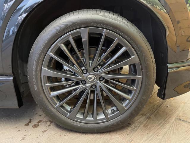 �y�����Q�P�C���`�A���~�z�C�[���z�O�ςɃ}�b�`���������A���~�z�C�[���𑕒����Ă���܂��B�e��ЊO�A���~�z�C�[����A�X�^�b�h���X�^�C�����戵�����Ă���܂��B���񂲑��k����������