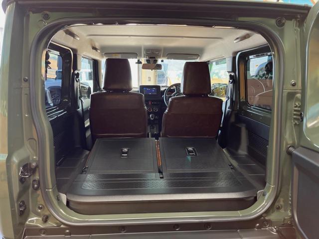 ���i�̂���������ʋ΁A���}���ɏ\���ȉ׎��X�y�[�X���m�ۂ��Ă���܂��B�Z�J���h�V�[�g��|���ƁA�傫�ȉו��̐ύڂ��\�ł���