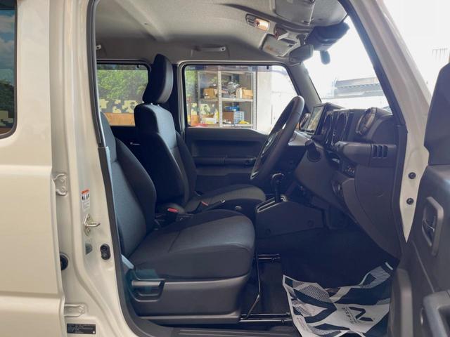 ジムニーノマド ＦＣ　８インチＳＤナビ　禁煙車　４ＷＤ　セーフティサポート　レーダークルーズ　シートヒーター　ＬＥＤヘッド　アイドリングストップ　コーナーセンサー　純正１５インチアルミ　革巻きステアリング　　スマートキー（9枚目）