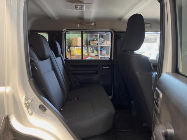 ジムニーノマド ＦＣ　８インチＳＤナビ　禁煙車　４ＷＤ　セーフティサポート　レーダークルーズ　シートヒーター　ＬＥＤヘッド　アイドリングストップ　コーナーセンサー　純正１５インチアルミ　革巻きステアリング　　スマートキー（10枚目）