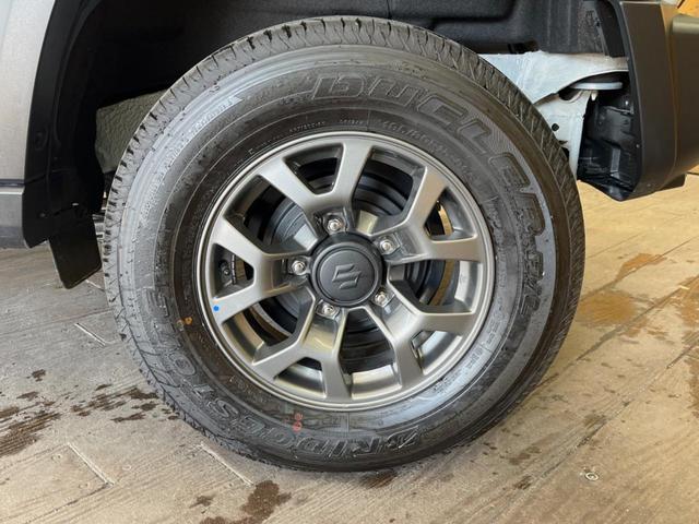 ジムニーノマド ＦＣ　８インチＳＤナビ　禁煙車　４ＷＤ　セーフティサポート　レーダークルーズ　シートヒーター　ＬＥＤヘッド　アイドリングストップ　コーナーセンサー　純正１５インチアルミ　革巻きステアリング　　スマートキー（27枚目）