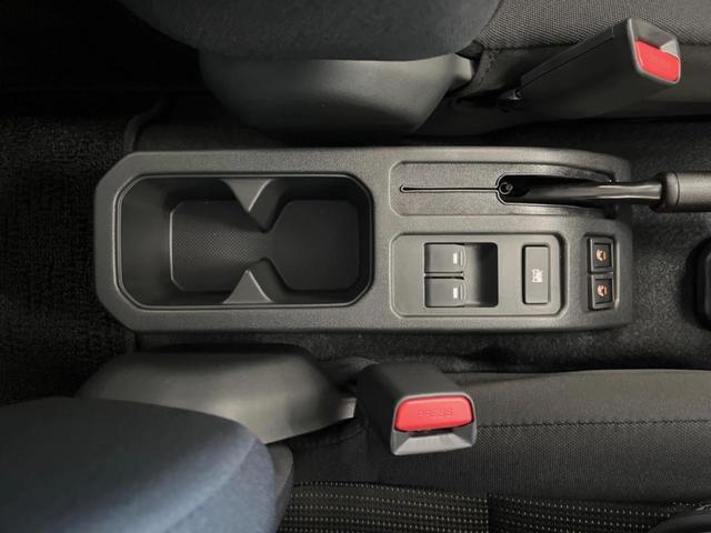 ジムニーノマド ＦＣ　８インチＳＤナビ　禁煙車　４ＷＤ　セーフティサポート　レーダークルーズ　シートヒーター　ＬＥＤヘッド　アイドリングストップ　コーナーセンサー　純正１５インチアルミ　革巻きステアリング　　スマートキー（46枚目）