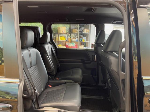 ノア S-Z 10.5インチディスプレイオーディオ バックカメラ セーフティセンス レーダークルーズ 両側パワスラ ハーフレザーシート シートヒーター LEDヘッド 純正17インチアルミ リアオートエアコン ETC(9枚目)