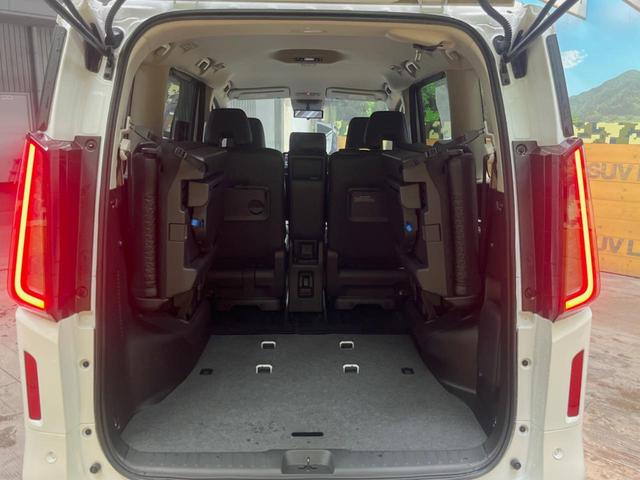 セレナ ｅ－パワー　ハイウェイスターＶ　両側ハンズフリーパワースライドドア　１２．３型メーカーナビ　シートヒーター　全周囲カメラ　ＥＴＣ　プロパイロット　革巻きステアリングホイール　純正１６インチアルミ　禁煙車　ＬＥＤヘッド　ＥＴＣ（10枚目）