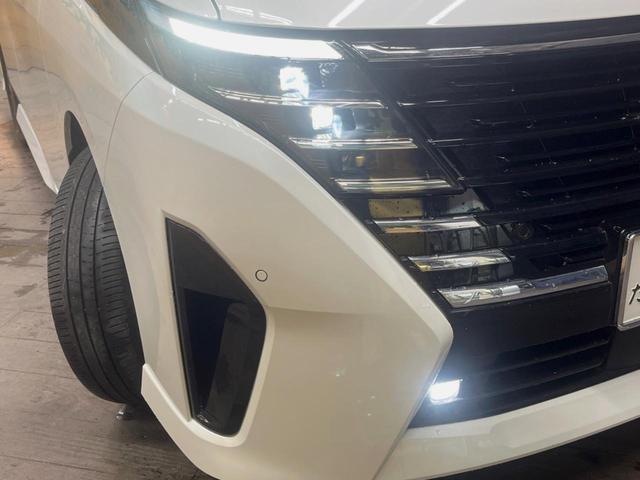 セレナ ｅ－パワー　ハイウェイスターＶ　両側ハンズフリーパワースライドドア　１２．３型メーカーナビ　シートヒーター　全周囲カメラ　ＥＴＣ　プロパイロット　革巻きステアリングホイール　純正１６インチアルミ　禁煙車　ＬＥＤヘッド　ＥＴＣ（12枚目）