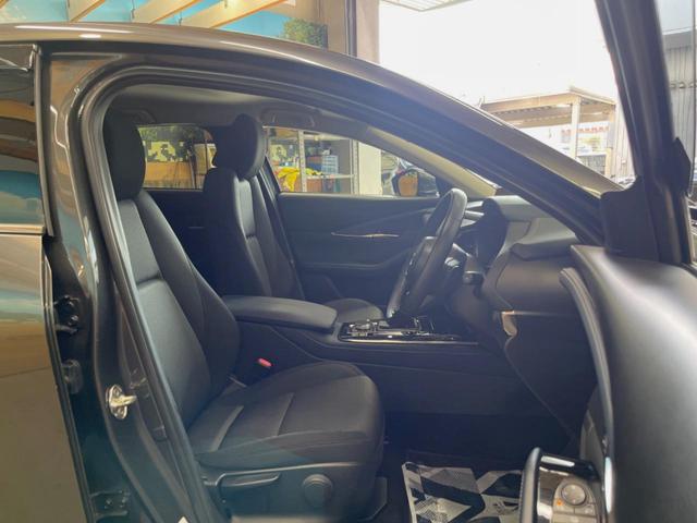 ＣＸ－３０ ＸＤ　プロアクティブ　禁煙車　ディーゼル（軽油）　８．８インチマツダコネクトナビ　全周囲カメラ　レーダークルーズコントロール　ブラインドスポットモニター　パワーバックドア　１８インチ純正アルミ　ＬＥＤヘッド（9枚目）