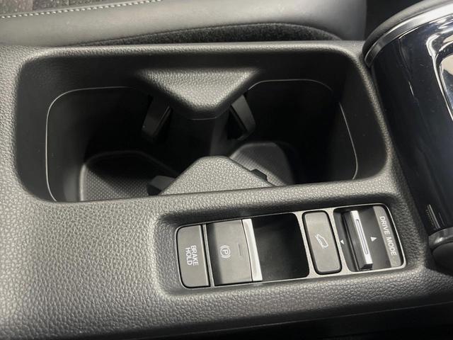 ヴェゼル ｅ：ＨＥＶ　Ｚ　９型ホンダコネクトナビ　バックカメラ　レーダークルーズ　禁煙車　パワーバックドア　シートヒーター　ダウンヒルアシスト　ＬＥＤヘッド　ＥＴＣ　置くだけ充電　クリアランスソナー　１８インチアルミ（8枚目）