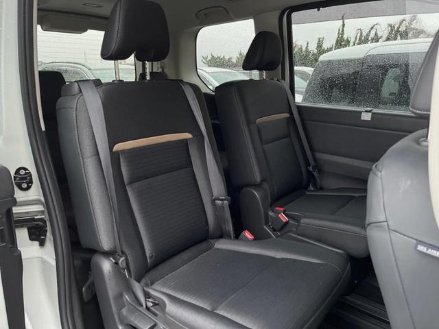 セレナ ハイウェイスターＶ　１２．３型メーカーナビ　全周囲カメラ　両側ハンズフリーパワースライドドア　プロパイロット　ＥＴＣ　ドライブレコーダー　禁煙車　セーフティアシスト　ＬＥＤヘッド　ダブルエアコン（8枚目）