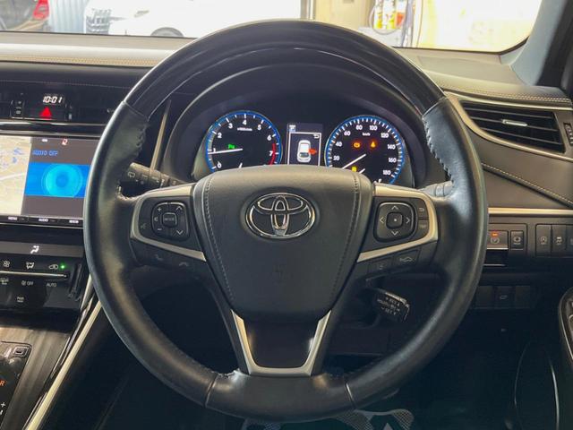 ハリアー プレミアム　純正９インチナビ　バックカメラ　セーフティセンス　レーダークルーズ　ハーフレザーシート　パワーバックドア　シーケンシャルターンランプ　１８インチアルミ　ウッドコンビステアリング　パワーシート　ＥＴＣ（11枚目）