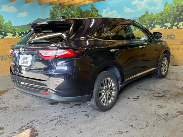 ハリアー プレミアム　純正９インチナビ　バックカメラ　セーフティセンス　レーダークルーズ　ハーフレザーシート　パワーバックドア　シーケンシャルターンランプ　１８インチアルミ　ウッドコンビステアリング　パワーシート　ＥＴＣ（17枚目）