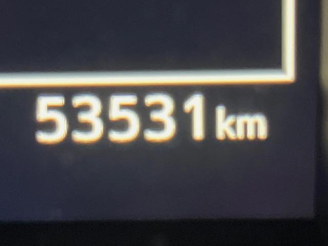 ハリアー プレミアム　純正９インチナビ　バックカメラ　セーフティセンス　レーダークルーズ　ハーフレザーシート　パワーバックドア　シーケンシャルターンランプ　１８インチアルミ　ウッドコンビステアリング　パワーシート　ＥＴＣ（32枚目）