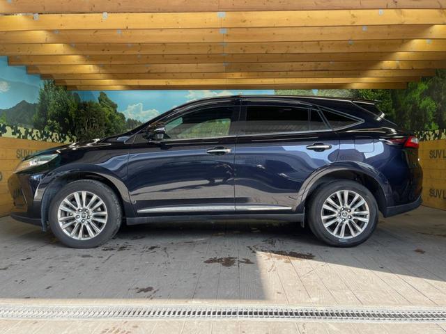 ハリアー プレミアム　純正９インチナビ　バックカメラ　セーフティセンス　レーダークルーズ　ハーフレザーシート　パワーバックドア　シーケンシャルターンランプ　１８インチアルミ　ウッドコンビステアリング　パワーシート　ＥＴＣ（53枚目）