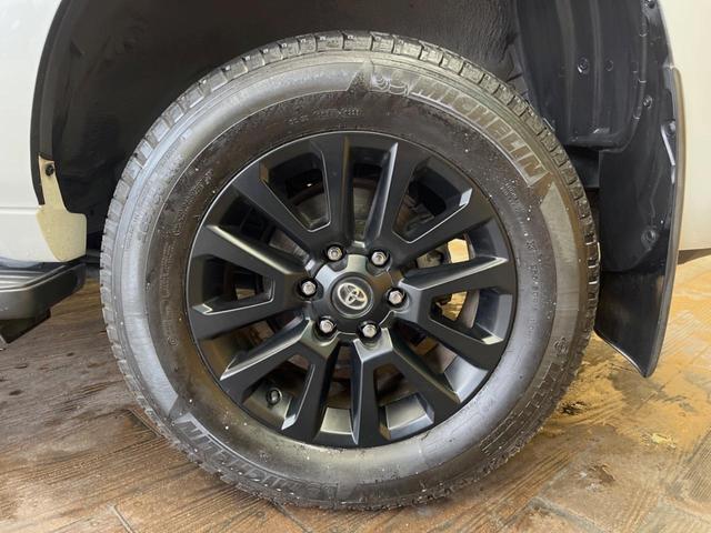 ランドクルーザープラド ＴＸ　Ｌパッケージ　マットブラックエディション　４ＷＤ　ディーゼル（軽油）　７人乗り　サンルーフ　全周囲カメラ　衝突被害軽減システム　レーダークルーズ　ブラインドスポットモニター　禁煙車　ベージュ内装　前席シートエアコン　コーナーセンサー（14枚目）