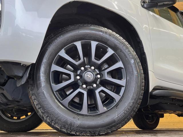ランドクルーザープラド ＴＸ　Ｌパッケージ　マットブラックエディション　４ＷＤ　ディーゼル（軽油）　７人乗り　サンルーフ　全周囲カメラ　衝突被害軽減システム　レーダークルーズ　ブラインドスポットモニター　禁煙車　ベージュ内装　前席シートエアコン　コーナーセンサー（25枚目）