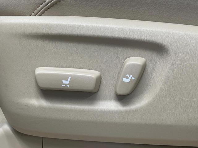 ランドクルーザープラド ＴＸ　Ｌパッケージ　マットブラックエディション　４ＷＤ　ディーゼル（軽油）　７人乗り　サンルーフ　全周囲カメラ　衝突被害軽減システム　レーダークルーズ　ブラインドスポットモニター　禁煙車　ベージュ内装　前席シートエアコン　コーナーセンサー（30枚目）