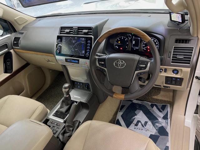 ランドクルーザープラド ＴＸ　Ｌパッケージ　マットブラックエディション　４ＷＤ　ディーゼル（軽油）　７人乗り　サンルーフ　全周囲カメラ　衝突被害軽減システム　レーダークルーズ　ブラインドスポットモニター　禁煙車　ベージュ内装　前席シートエアコン　コーナーセンサー（33枚目）