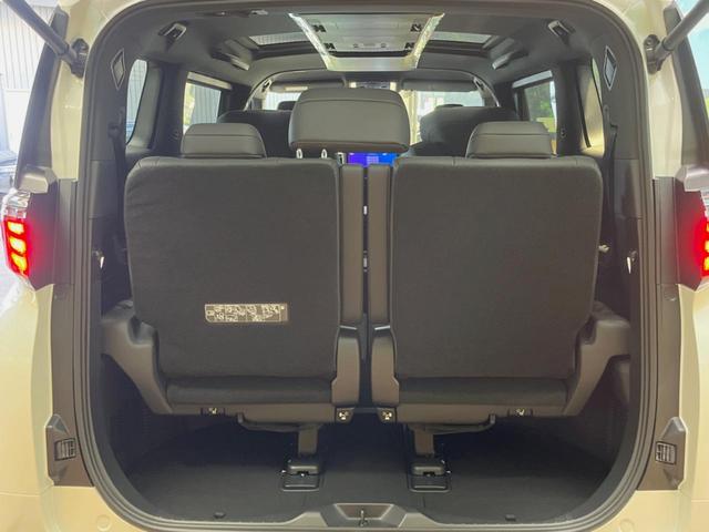 ���i�̂���������ʋ΁A���}���ɏ\���ȉ׎��X�y�[�X���m�ۂ��Ă���܂��B�Z�J���h�V�[�g��|���ƁA�傫�ȉו��̐ύڂ��\�ł���