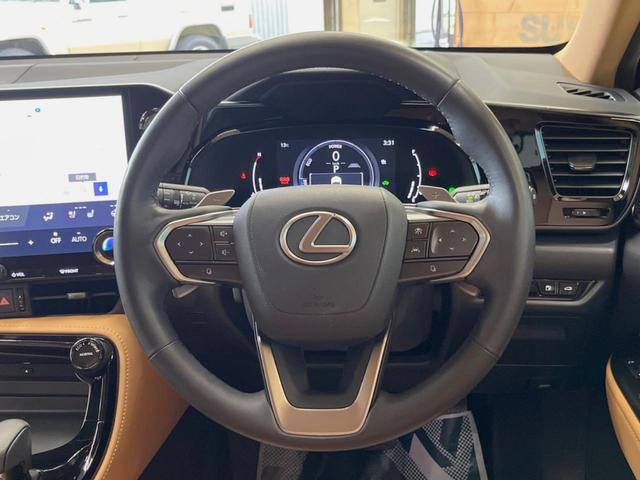 �y�����v�����X�e�A�����O�z�㎿�Ȋv���g�p���邱�ƂŁA��ɂ����������݂ƂĂ��^�]���₷���n���h���ł���