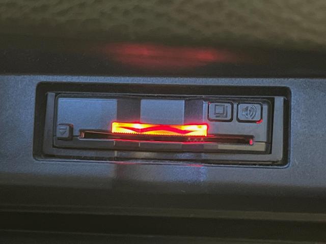 ハリアー エレガンス サンルーフ SDナビ バックカメラ レーダークルーズ 禁煙車 パワーシート ETC クリアランスソナー LEDヘッド 純正17インチアルミ ハーフレザーシート オートハイビーム 衝突軽減(7枚目)