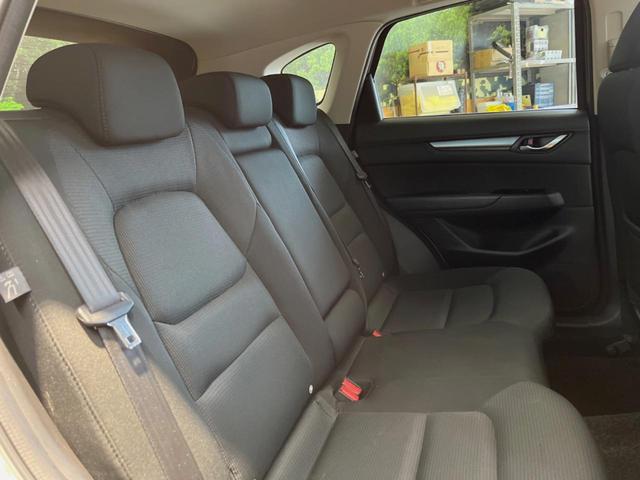 ＣＸ－５ ２０Ｓ　プロアクティブ　マツダコネクトナビ　サイド・バックカメラ　衝突軽減　レーダークルーズ　フリップダウン　ブラインドスポットモニター　デュアルオートエアコン　ＬＥＤヘッド　純正１９インチアルミ　革巻きステアリング　ＥＴＣ（33枚目）