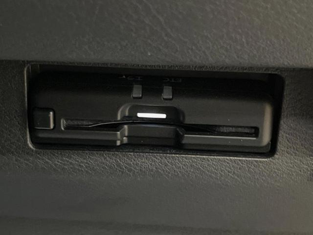 キックス Ｘ　純正９インチナビ　全周囲カメラ　プロパイロット　レーダークルーズ　シートヒーター　ＥＴＣ　ＬＥＤヘッド　禁煙車　クリアランスソナー　純正１７インチアルミ　ハーフレザーシート　革巻きステアリング（7枚目）