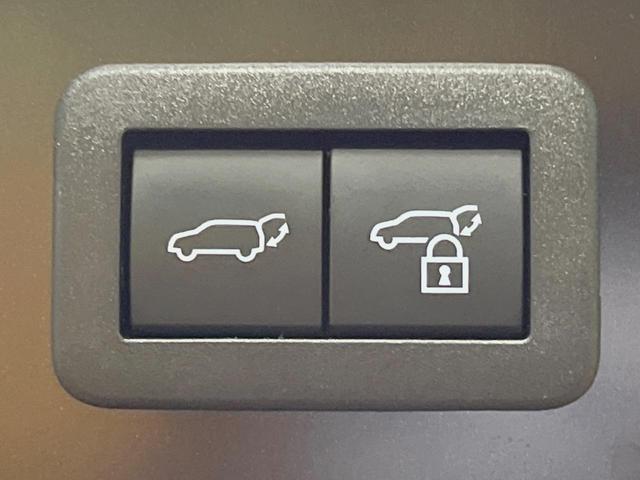 カローラクロス ハイブリッド　Ｚ　パノラマルーフ　１０．５型ディスプレイオーディオ　全周囲カメラ　レーダークルーズ　パワーバックドア　パワーシート　ＬＥＤヘッド　クリアランスソナー　ＥＴＣ　１００Ｖ電源　１８インチアルミ　ＥＴＣ（7枚目）