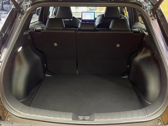 カローラクロス ハイブリッド　Ｚ　パノラマルーフ　１０．５型ディスプレイオーディオ　全周囲カメラ　レーダークルーズ　パワーバックドア　パワーシート　ＬＥＤヘッド　クリアランスソナー　ＥＴＣ　１００Ｖ電源　１８インチアルミ　ＥＴＣ（11枚目）