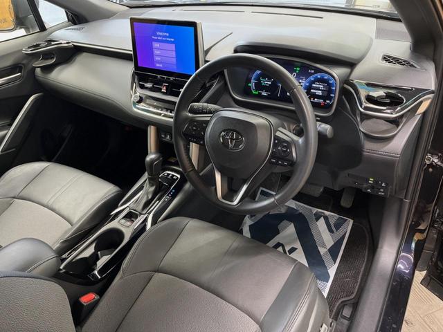 カローラクロス ハイブリッド　Ｚ　パノラマルーフ　１０．５型ディスプレイオーディオ　全周囲カメラ　レーダークルーズ　パワーバックドア　パワーシート　ＬＥＤヘッド　クリアランスソナー　ＥＴＣ　１００Ｖ電源　１８インチアルミ　ＥＴＣ（30枚目）