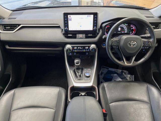 ＲＡＶ４ Ｇ　Ｚパッケージ　パノラマサンルーフ　９インチディスプレイオーディオ　全周囲カメラ　セーフティセンス　レーダークルーズ　ブラインドスポットモニター　デジタルインナーミラー　ハンズフリーパワーバックドア　ＬＥＤヘッド（2枚目）
