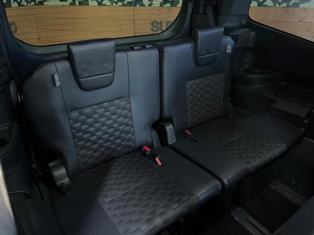 ヴォクシー ハイブリッドＳ－Ｚ　１０．５インチディスプレイオーディオ　バックカメラ　セーフティセンス　レーダークルーズ　フリップダウン　シートヒーター　両側パワスラ　ハーフレザーシート　デュアルオートエアコン　１７インチアルミ（9枚目）